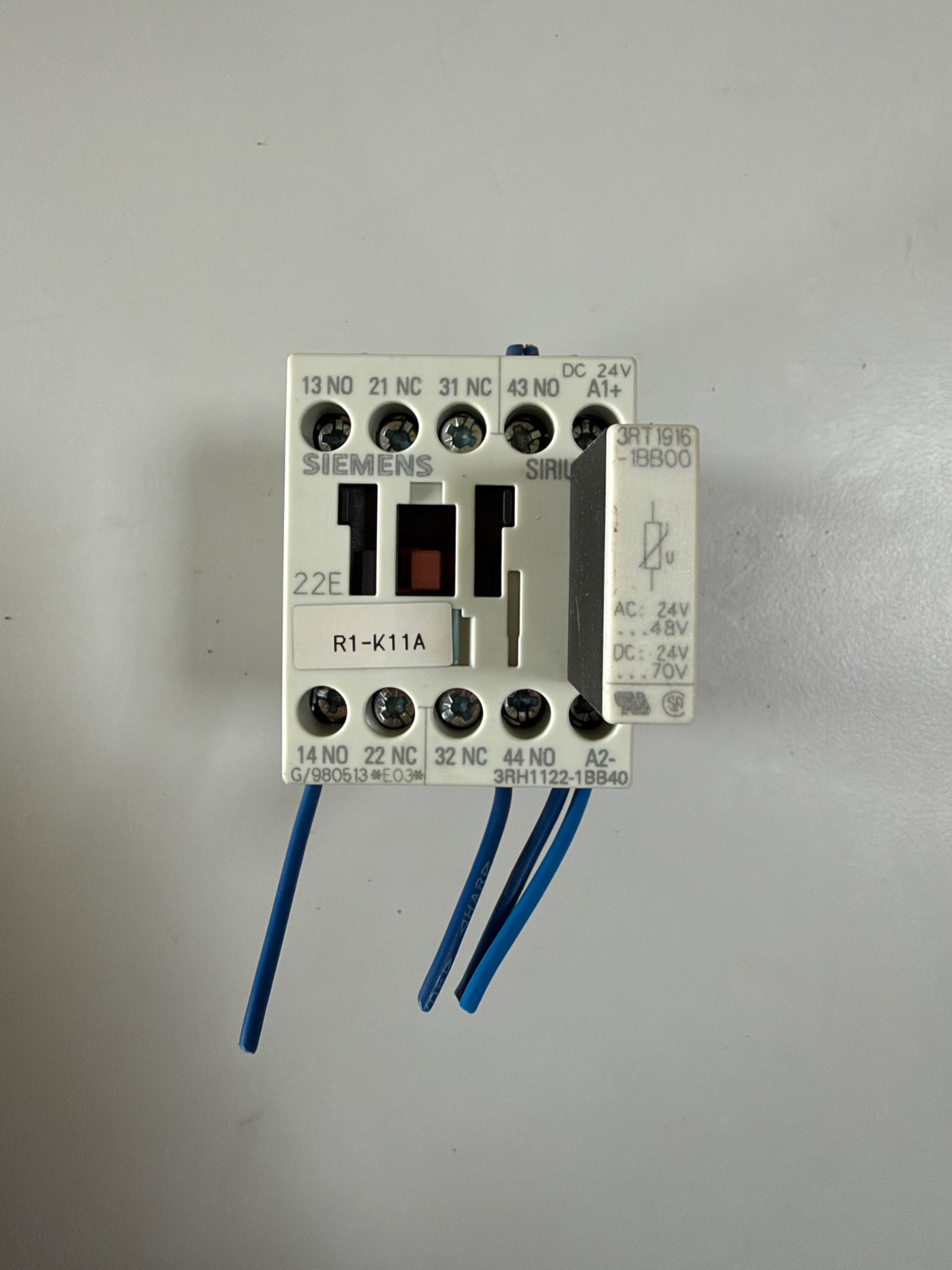 Hilfsschütz SIRIUS 3RH1122-1BB40, 2 S + 2 Ö, 24 V DC, mit Überspannungsbegrenzer