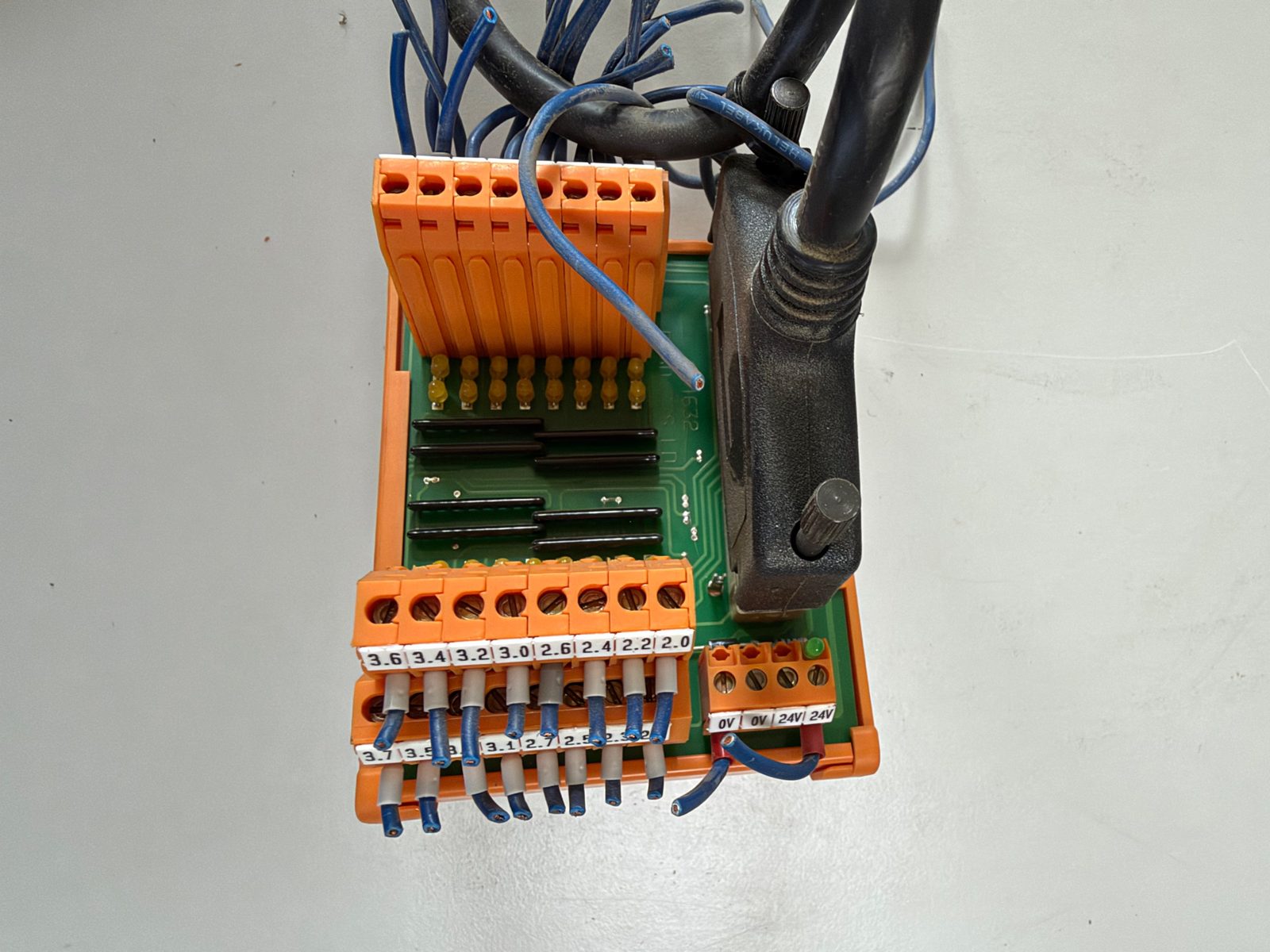 Übergabemodul mit LED-Anzeige, Sub-D 37-polig, für Tragschiene