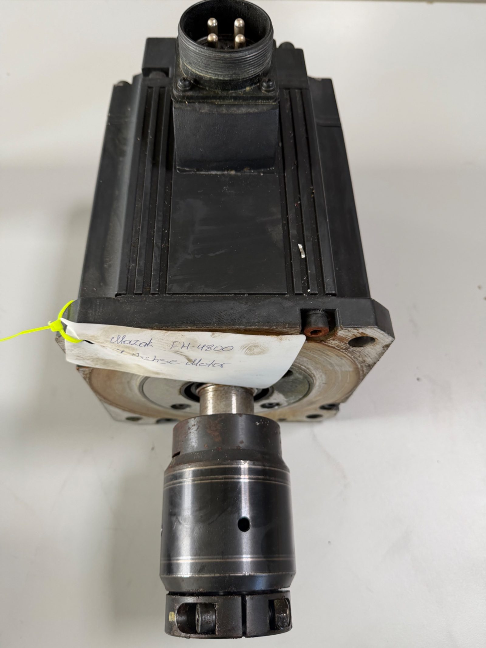 AC-Servomotor 4. Achse, mit Drehgeber OSE105S2 und Kupplung