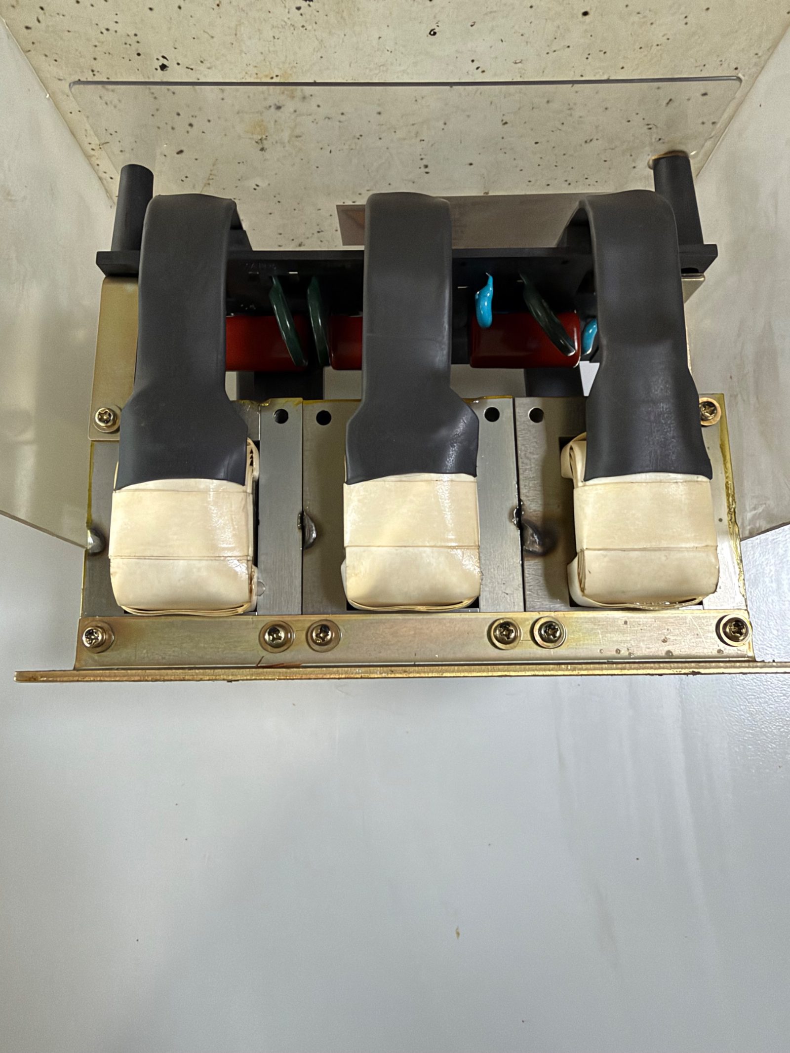 Netzdrossel (AC-Reaktor) mit Abdeckung